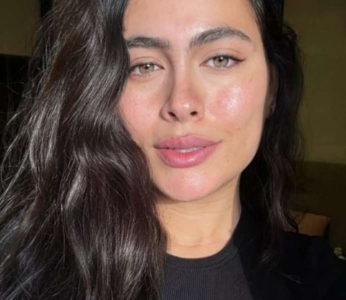 هاجر أحمد تهنئ متابعهيا بحلول عيد الفطر المبارك