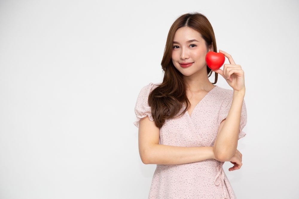 التوتر وكثرة الكافيين أحد أسبابه: خفقان القلب.. متى يكون خطيرًا وكيف نعالجه؟