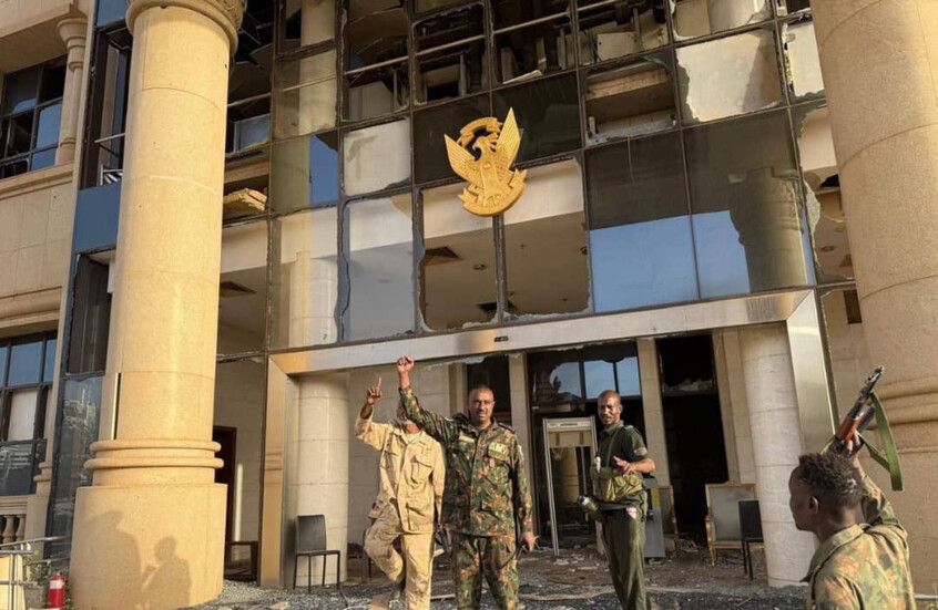 الجيش السوداني يواصل تمشيط مناطق العاصمة والمخابرات تضبط مصنع تزوير عملة