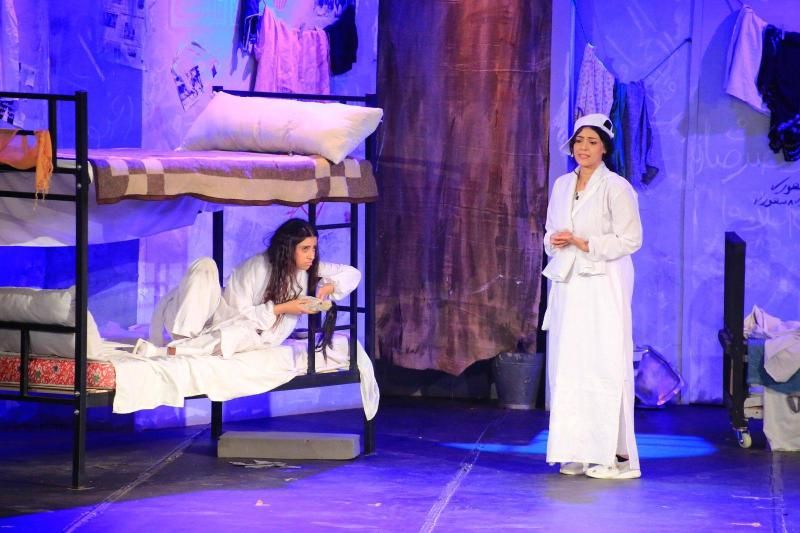 ”سجن النسا” كامل العدد على مسرح السلام