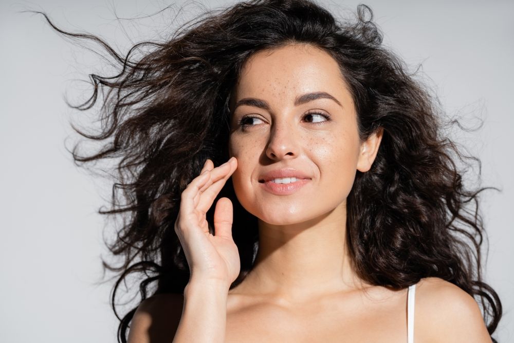 فيتامين ب2 لعلاج الصداع النصفي: 5 أسباب تجعل الريبوفلافين جزءًا من خطة الوقاية الخاصة بكِ