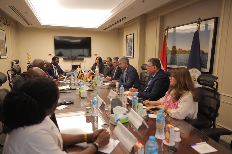 وزير السياحة والآثار يستقبل وزير السياحة والحياة البرية والآثار بجمهورية أوغندا خلال...