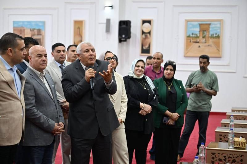 محافظ الوادي الجديد يلتقي أطفال المحافظات الحدودية ضمن أسبوع ”أهل مصر”