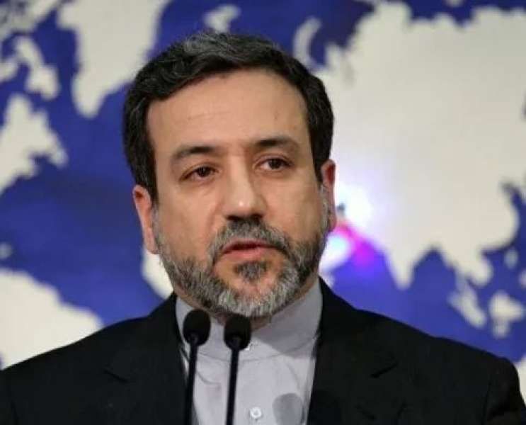 وزير الخارجية الإيراني يتوجه إلى ”مسقط” للمشاركة في مفاوضات أمريكا