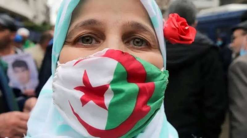 زيادة منحة المرأة الماكثة في البيت الجزائر 2025..”حقيقة أم شائعة؟”