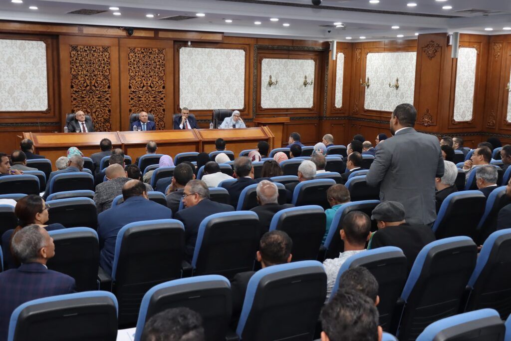 كامل الوزير: طرح وحدات صناعية كاملة المرافق بمحافظتي الأقصر…