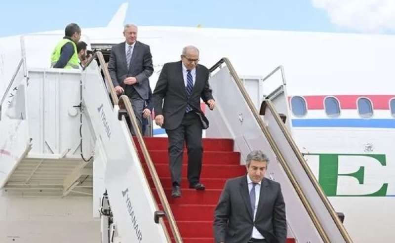 رئيس وزراء لبنان يصل دمشق لعقد مباحثات مع ”الشرع”