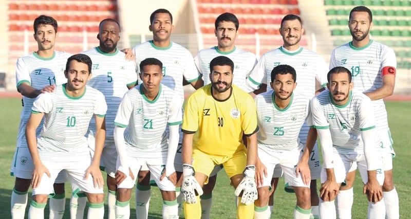 سمائل تعيش فرحة صعود الفريق الأول للنادي إلى دوري عمانتل