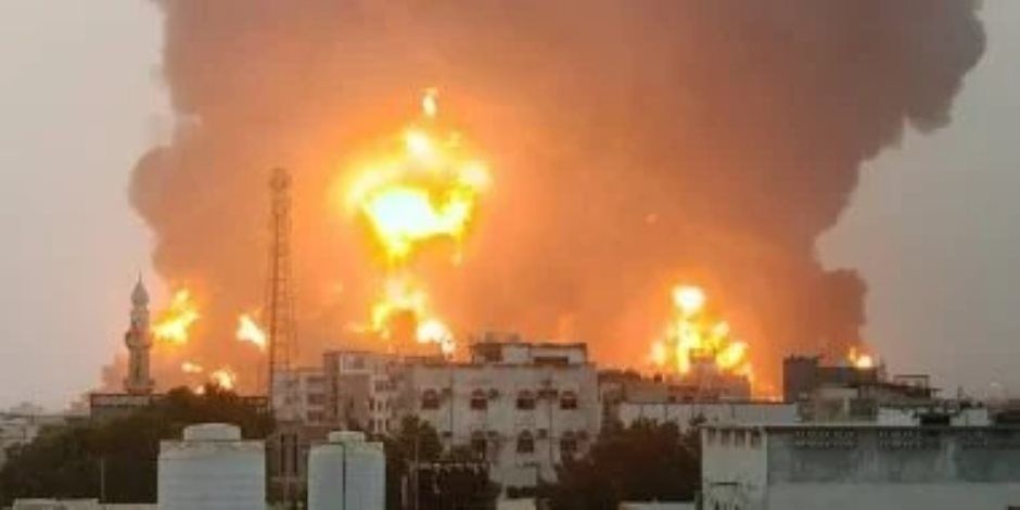 القاهرة الإخبارية : 6 غارات أمريكية على مواقع تابعة للحوثيين فى جزيرة كمران