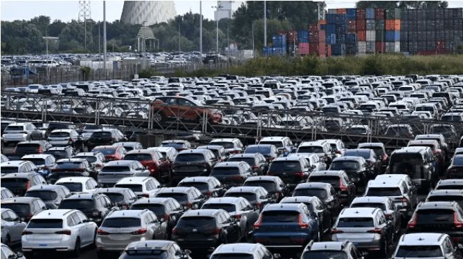 كندا تعفي شركات السيارات من بعض الرسوم الجمركية على الواردات…