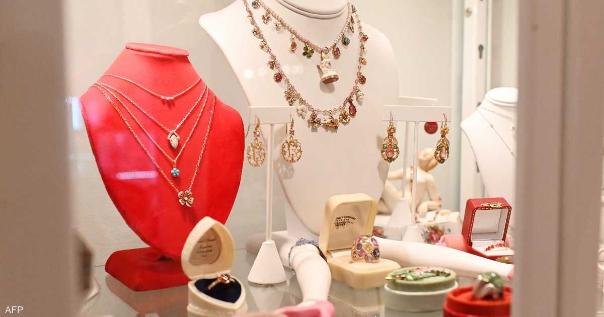 العالم اليوم - حفروا نفقا عبر جدار وسرقوا مجوهرات بقيمة 10 ملايين دولار