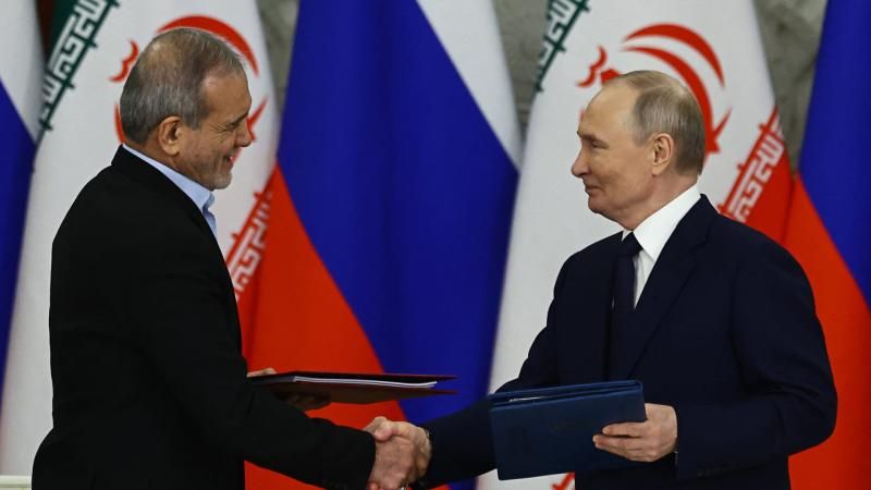 اتفاق استراتيجي جديد بين روسيا وإيران يدخل حيز التنفيذ وسط قلق غربي
