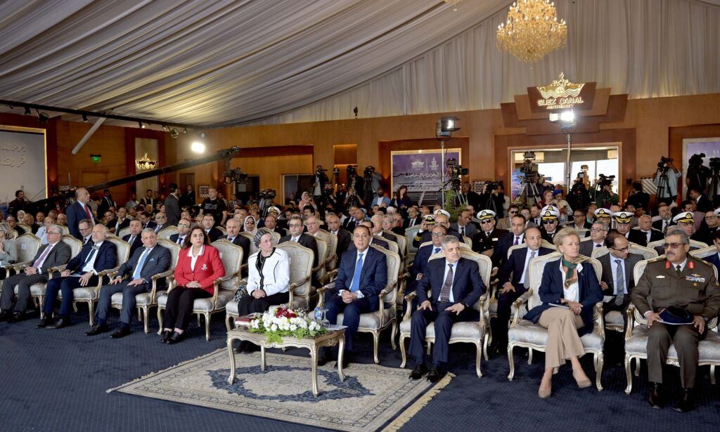 أسامة ربيع: 264 سفينة عدلت مسارها للعبور بقناة السويس منذ…