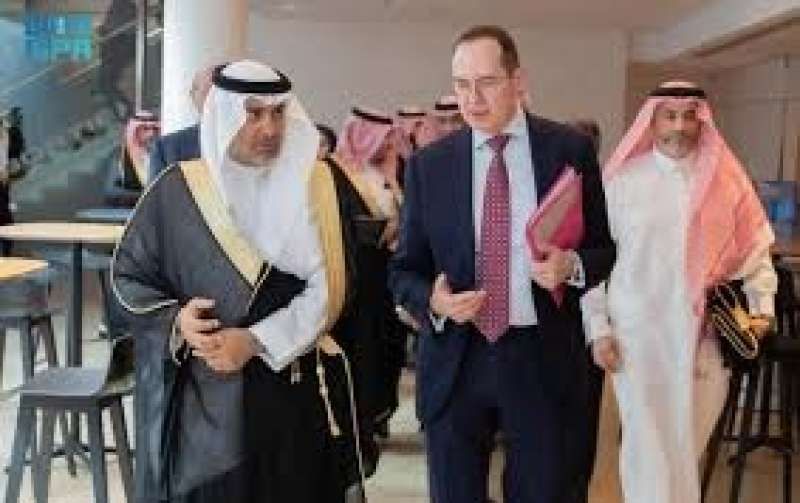 وزير الصحة السعودي يعزز الشراكة الصحية مع فرنسا بتوقيع اتفاقيات في باريس