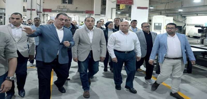 مدبولي يتفقد مصانع طيبة بالعاشر من رمضان: دعم حكومي للصناعة الوطنية والتوسع...