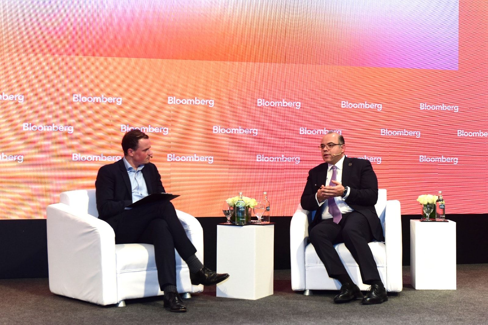 رئيس الرقابة المالية يستعرض جهود تطوير القطاع غير المصرفي…