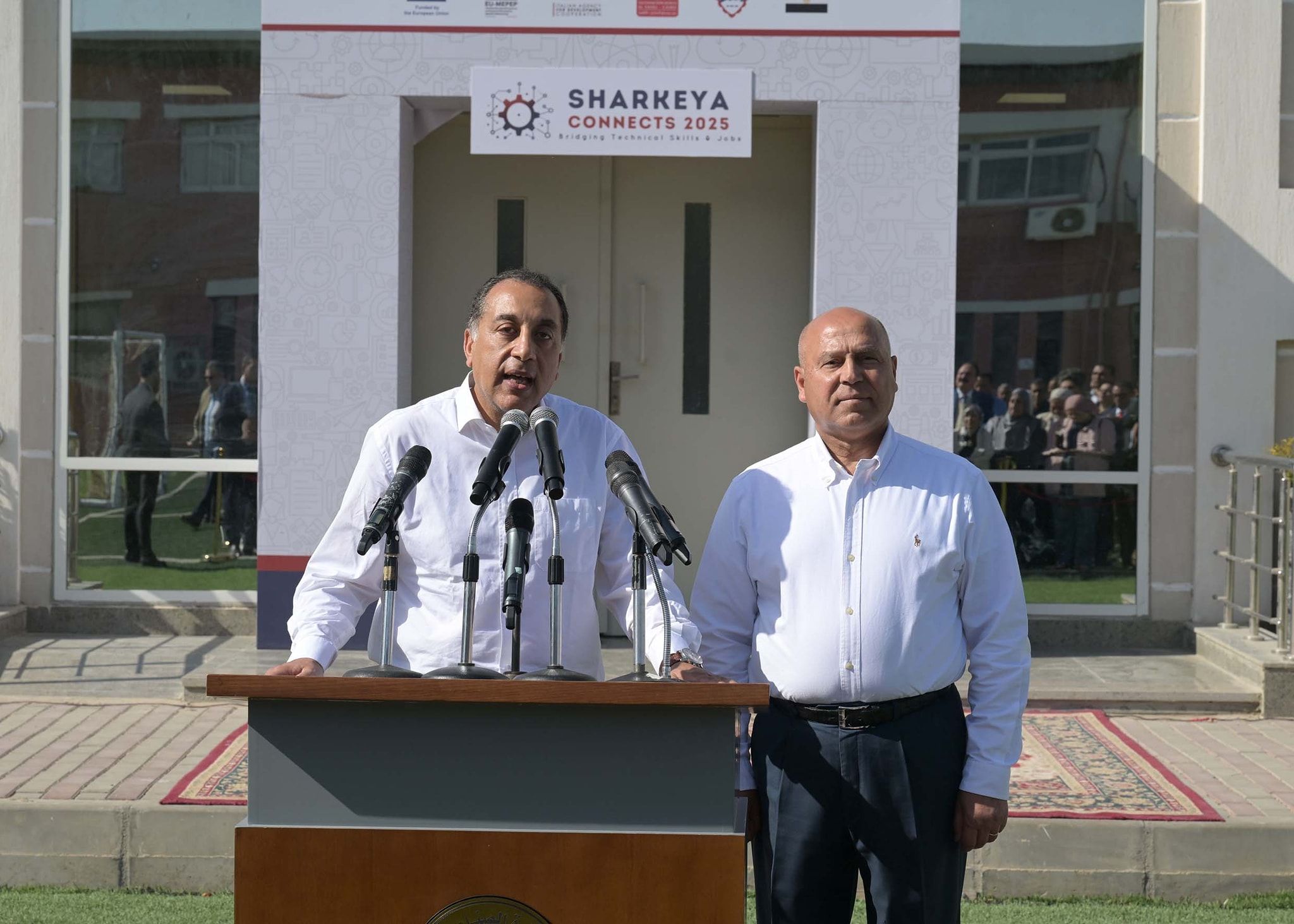 مدبولي: لاحظنا نهضة كبيرة ملموسة بالمصانع من خلال الجولات…