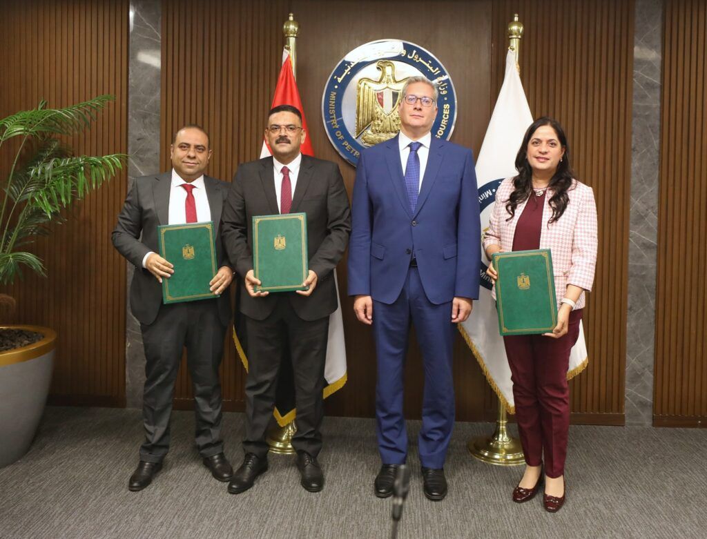 أنجلو جولد توقع اتفاقية استغلال الذهب والمعادن في بعض مناطق…