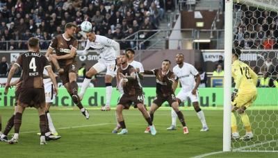 التعادل يحسم لقاء ليفركوزن وسانت باولي