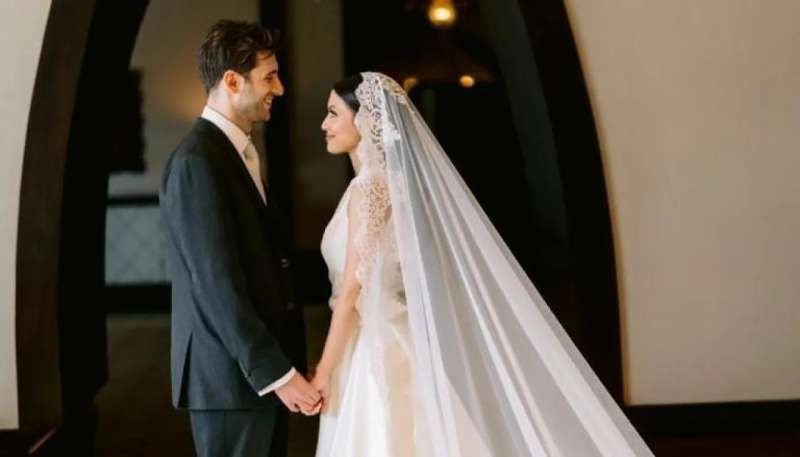 شاهد بالصور.. زفاف مي الغيطي على طبيب بريطاني في لندن