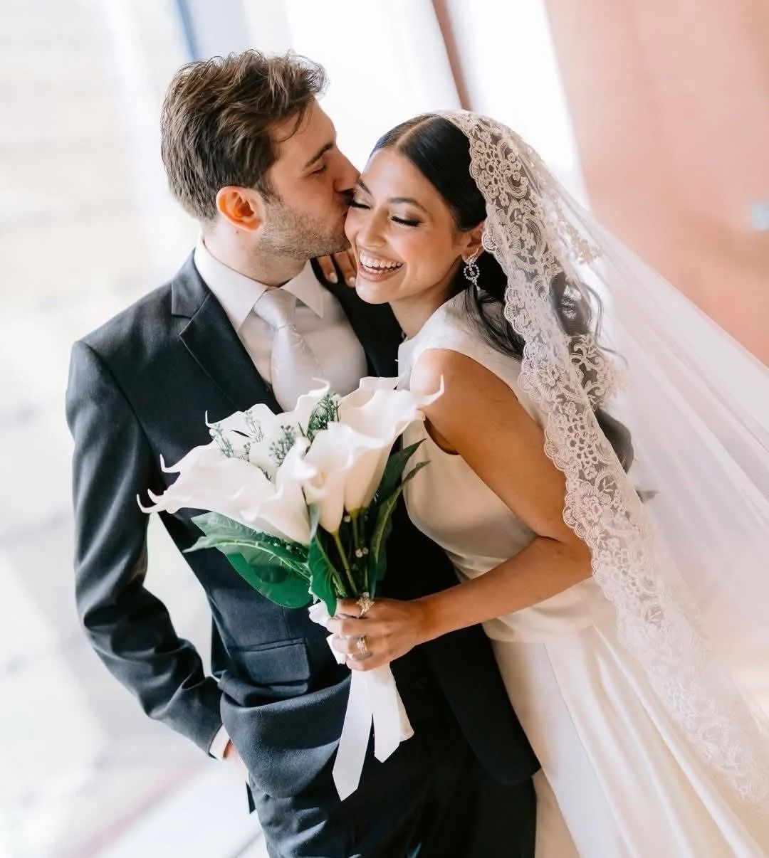 شاهد بالصور.. زفاف مي الغيطي على طبيب بريطاني في لندن