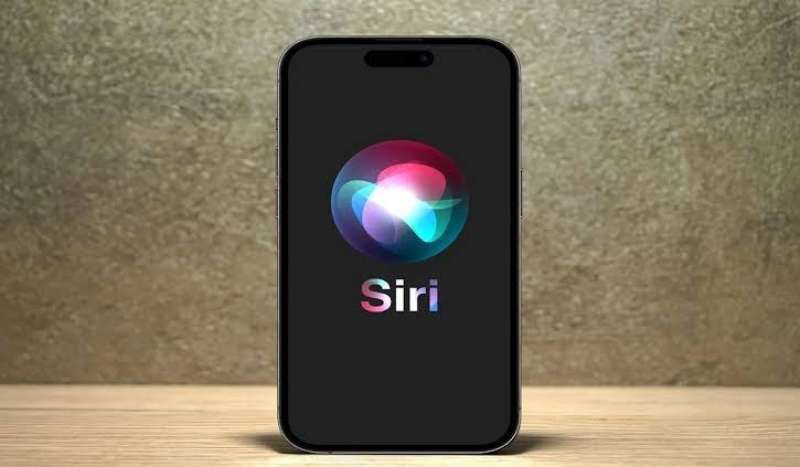 بعد تخلفها على شات چي بي تي ... العمل على تطوير siri...