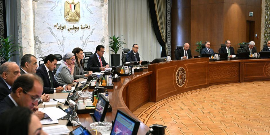 الحكومة: تطبيق فورى لتوجيهات الرئيس السيسى من أجل توفير مناخ استثمارى