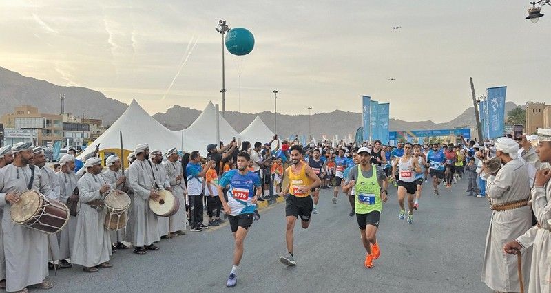 أكثر من 1500 مشارك فـي ماراثون المحافظات بولاية نـزوى