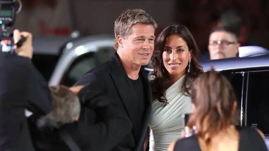 براد بيت يستعد للزواج من حبيبته بعد انتشار صورهما معا في أكثر من مناسبة ووقوفها إلى جانبه في أزمة طلاقه من أنجلينا جولي يستعد النجم العالمي إقرأ المزيد