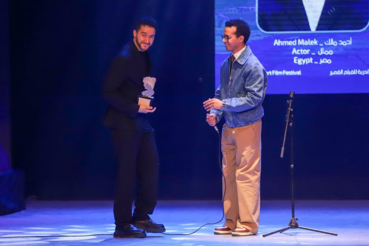 طه دسوقي يقدم تكريم أحمد مالك في حفل افتتاح مهرجان الإسكندرية للفيلم القصير