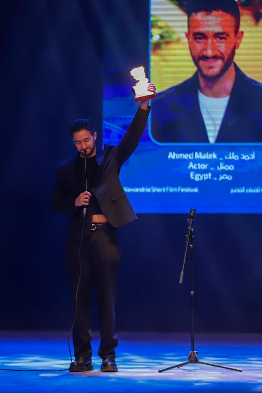 طه دسوقي يقدم تكريم أحمد مالك في حفل افتتاح مهرجان الإسكندرية للفيلم القصير