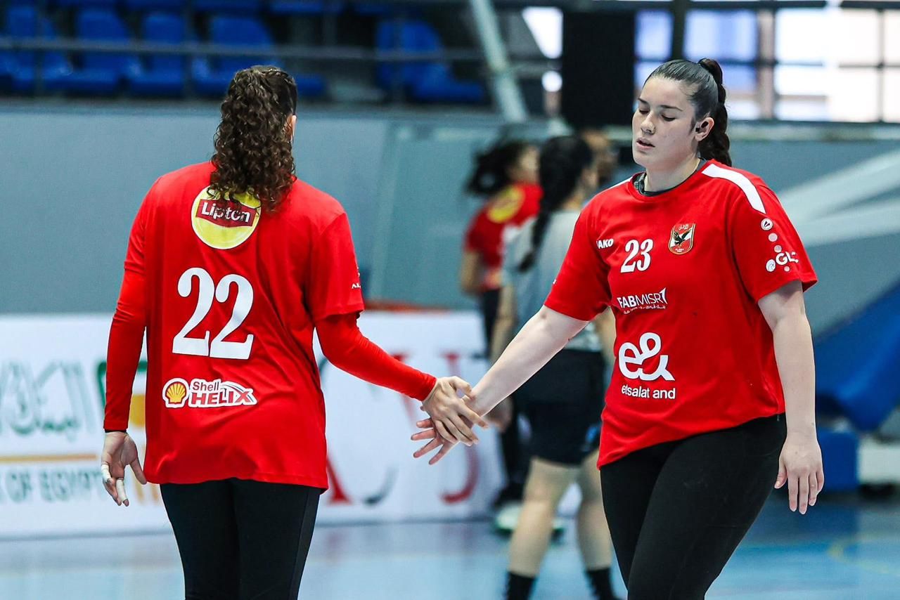 الأهلي يهزم سموحة 25 - 20 ويتوج بلقب كأس مصر لسيدات اليد.. صور