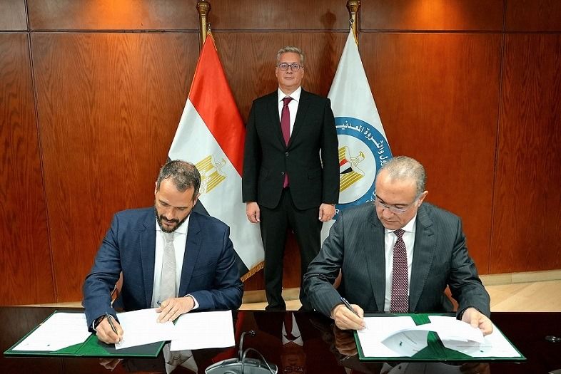 “إيجاس” توقع مذكرة تفاهم مع إكسون موبيل لتطوير…