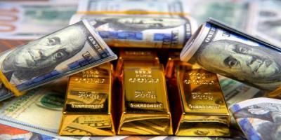 الذهب يواصل خسائره مع ارتفاع الدولار