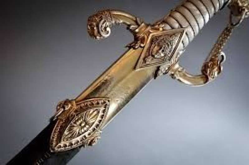 سيف نابليون الشخصي في مزاد علني بباريس بقيمة قد تتجاوز مليون دولار