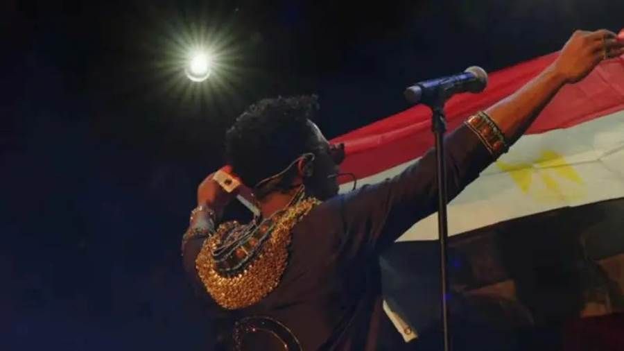 بتهمة إهانة علم مصر.. محاكمة محمد رمضان الشهر المقبل حددت محكمة جنح الدقي جلسة 3 يونيو المقبل موعدا لأولى جلسات محاكمة الفنان محمد رمضان بتهمة إهانة العلم المصري إقرأ المزيد