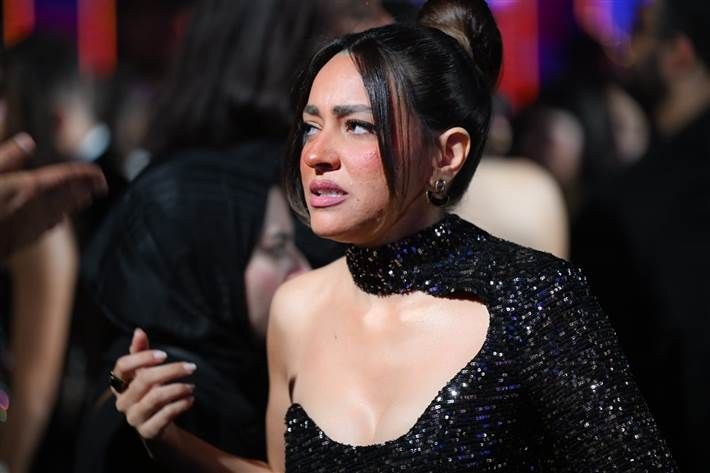 نجوم الفن في حفل زفاف رنا رئيس احتفلت الفنانة رنا رئيس بزفافها مساء الاثنين 5 مايو داخل أحد فنادق القاهرة الشهيرة.حرص عدد كبير من نجوم الفن إقرأ المزيد