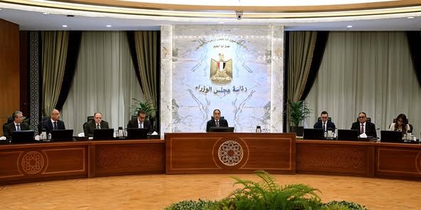 رئيس الوزراء يستعرض الإجراءات المقترحة لتيسير تسجيل ودخول…