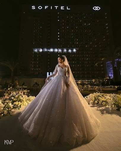 رنا رئيس تخطف الأنظار بإطلالتها في حفل زفافها احتفلت الفنانة الشابة رنا رئيس مساء الإثنين 5 مايو بزفافها وذلك بعد احتفالها بعقد قرانها في مارس الماضي.وشار إقرأ المزيد