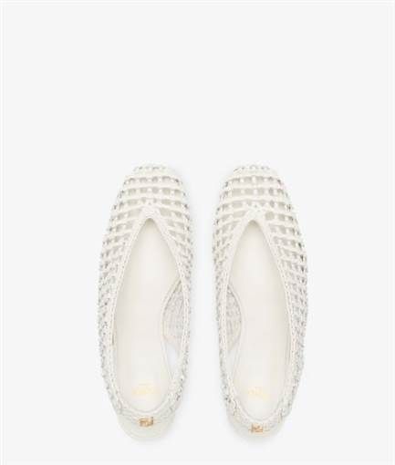 درة تتألق بالكاجوال من Fendi في أحدث جلسة تصوير