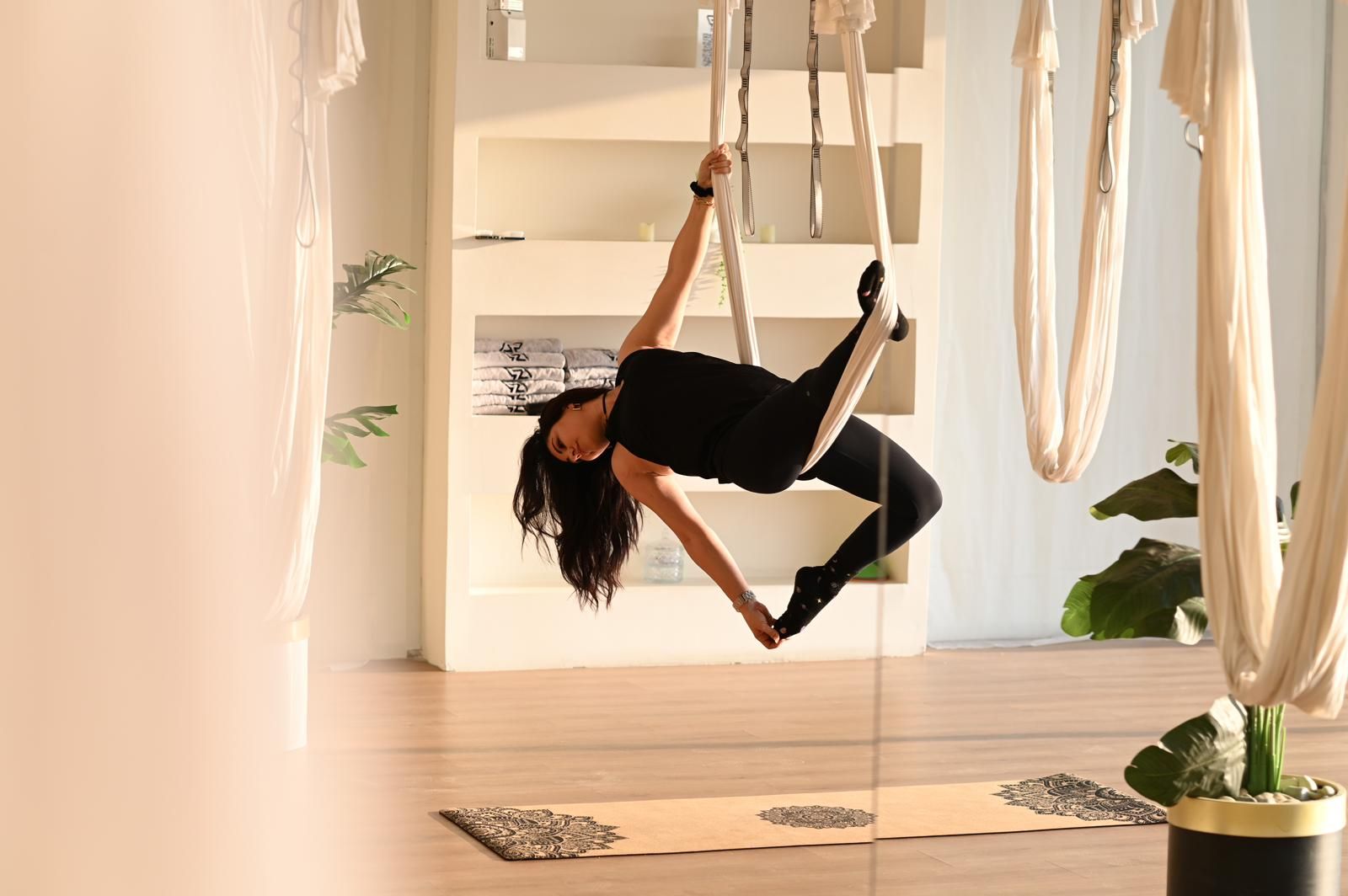 خاص "دوت الخليج": مريم كوثراني مدربة يوغا هوائية.. تُطلعنا على مزايا وفوائد هذه الرياضة للجسم والروح