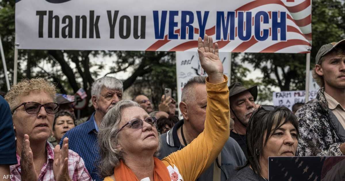 العالم اليوم - ترامب يغلق الباب أمام اللاجئين.. واستثناء لـ"بيض إفريقيا"