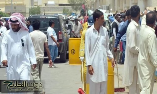 عاجل ورسمياً: السعودية تجبر الأجانب على زي موحد ومنعهم من لبس الثوب السعودي.. السبب؟