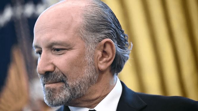 وزير التجارة الأمريكي: متفائلون بسير المفاوضات مع الصين