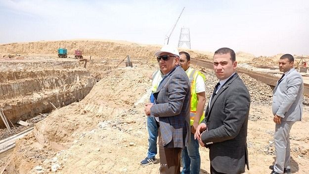 محمد عصمت يتفقد أبراج الربط الكهربائي المصري السعودي ويؤكد…