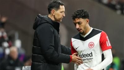 فرانكفورت يجدد عقد توبمولر