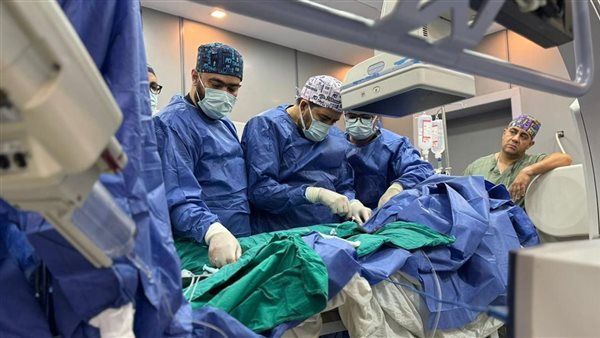 «الصحة» تعلن نجاح الفريق الطبي بأكاديمية قلب المبرة في زرع صمام أورطي لمريضة سبعينية بتقنية «التافي»