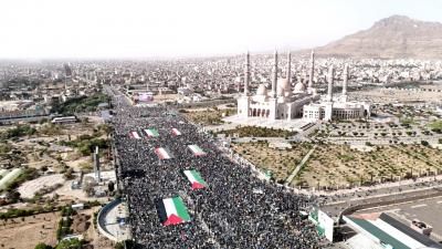 أخبار اليمن : مسيرة مليونية بصنعاء تجدد وتؤكد الثبات مع غزة