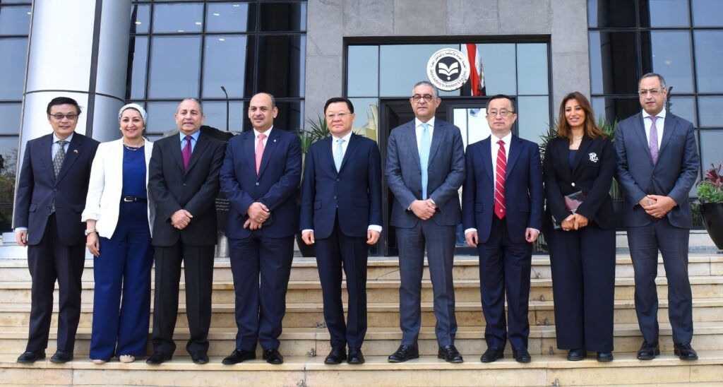 حسام هيبة: 2800 شركة صينية عاملة في مصر بإجمالي استثمارات…