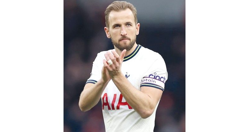 كين يحفز لاعبي توتنهام